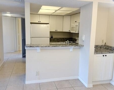 1520 Se Royal Green Circle - Photo Thumbnail 6