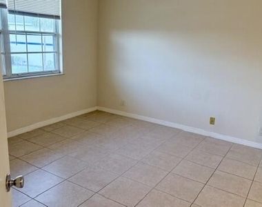 1520 Se Royal Green Circle - Photo Thumbnail 28