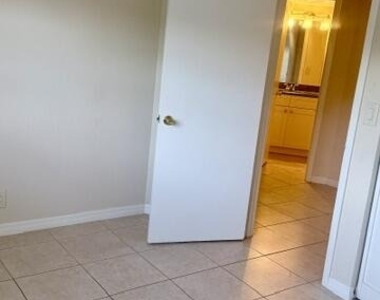 1520 Se Royal Green Circle - Photo Thumbnail 25