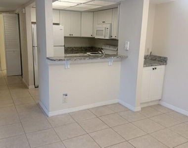 1520 Se Royal Green Circle - Photo Thumbnail 5