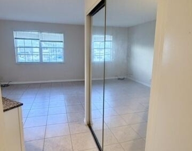 1520 Se Royal Green Circle - Photo Thumbnail 19