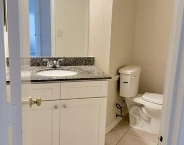 1520 Se Royal Green Circle - Photo Thumbnail 29
