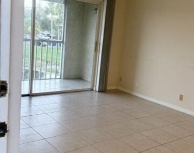 1520 Se Royal Green Circle - Photo Thumbnail 9