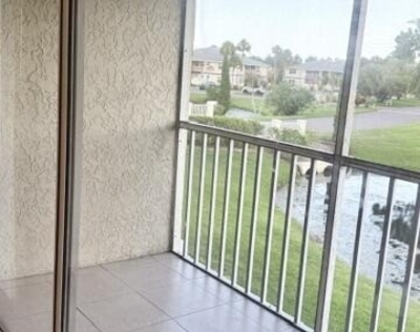 1520 Se Royal Green Circle - Photo Thumbnail 13