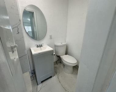 844 Ne 17th Way - Photo Thumbnail 6