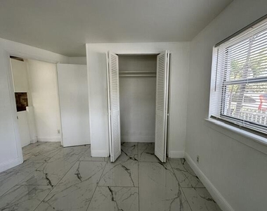 844 Ne 17th Way - Photo Thumbnail 12