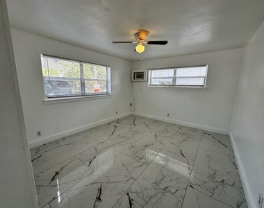 844 Ne 17th Way - Photo Thumbnail 8