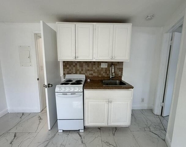 844 Ne 17th Way - Photo Thumbnail 5