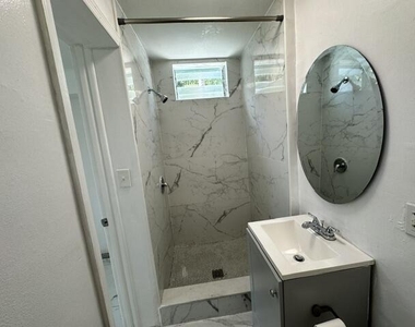 844 Ne 17th Way - Photo Thumbnail 7