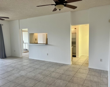 108 Half Moon Circle - Photo Thumbnail 6