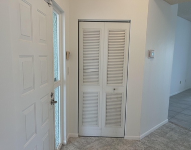 108 Half Moon Circle - Photo Thumbnail 3