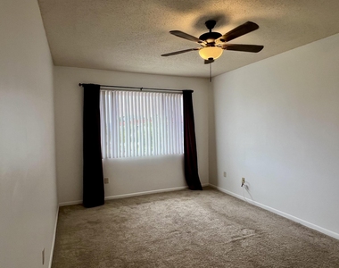 108 Half Moon Circle - Photo Thumbnail 9