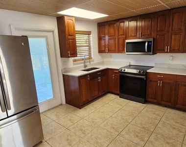 340 Walker Avenue - Photo Thumbnail 5