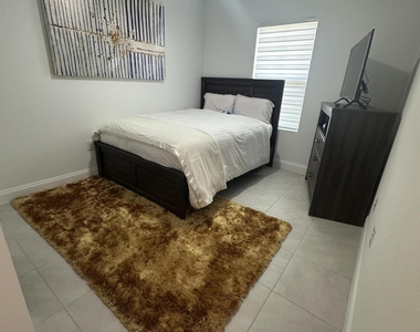 517 Sw Halden Avenue - Photo Thumbnail 8