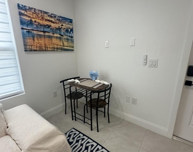 517 Sw Halden Avenue - Photo Thumbnail 2