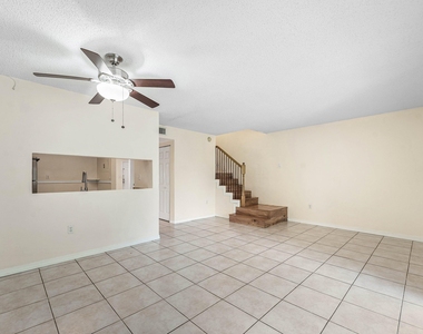 9050 Nw 28th Street - Photo Thumbnail 11