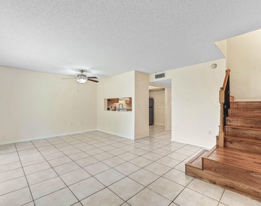 9050 Nw 28th Street - Photo Thumbnail 12