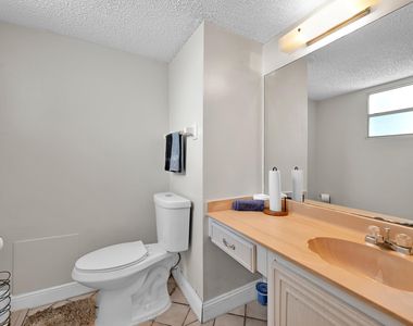 103 Royal Park Drive - Photo Thumbnail 10