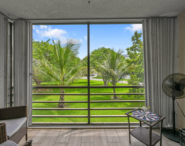 103 Royal Park Drive - Photo Thumbnail 4