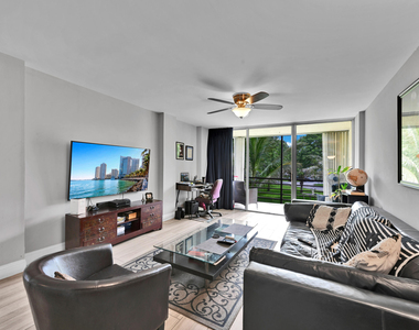 103 Royal Park Drive - Photo Thumbnail 2