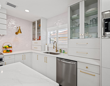 2760 Ne 7th Street - Photo Thumbnail 8