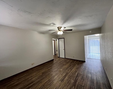 752 W Forest Drive - Photo Thumbnail 2
