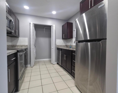 11441 Nw 41st Street - Photo Thumbnail 2