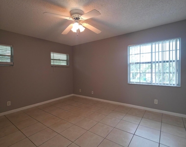 11441 Nw 41st Street - Photo Thumbnail 9