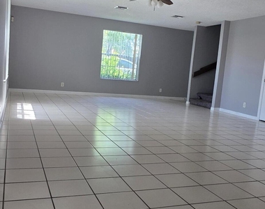 11441 Nw 41st Street - Photo Thumbnail 1