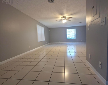 11441 Nw 41st Street - Photo Thumbnail 5