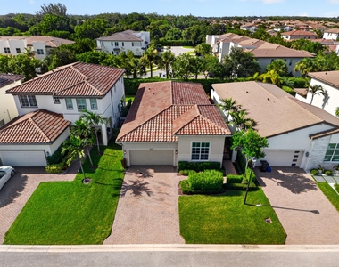 8883 Kingsmoor Way - Photo Thumbnail 4