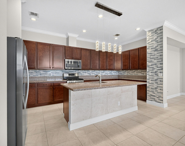 8883 Kingsmoor Way - Photo Thumbnail 13