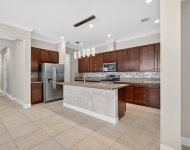 8883 Kingsmoor Way - Photo Thumbnail 12