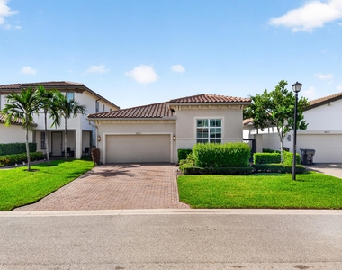 8883 Kingsmoor Way - Photo Thumbnail 2