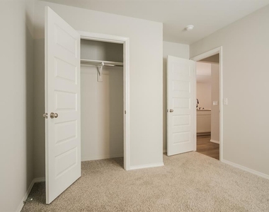 1212 Guthrie Farms Boulevard - Photo Thumbnail 10