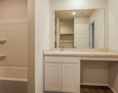 1212 Guthrie Farms Boulevard - Photo Thumbnail 8