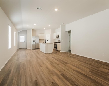 1212 Guthrie Farms Boulevard - Photo Thumbnail 2