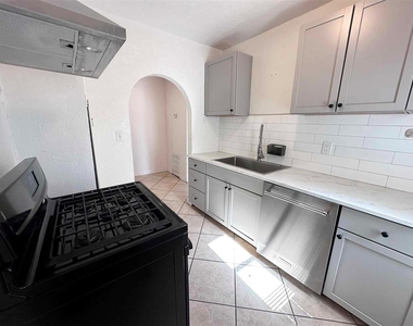 2305 Nw 15th Street - Photo Thumbnail 9