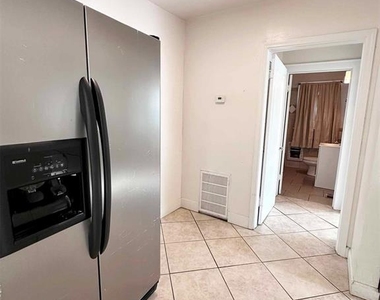 2305 Nw 15th Street - Photo Thumbnail 7