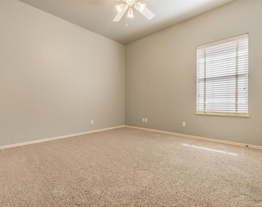 4001 Ne 138th Terrace - Photo Thumbnail 11