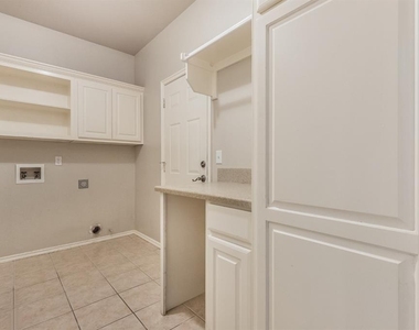 4001 Ne 138th Terrace - Photo Thumbnail 10