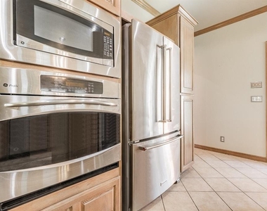4001 Ne 138th Terrace - Photo Thumbnail 8