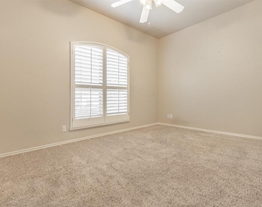4001 Ne 138th Terrace - Photo Thumbnail 14