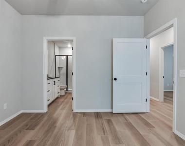 13517 Calli Court - Photo Thumbnail 7