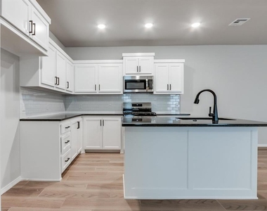 13517 Calli Court - Photo Thumbnail 15