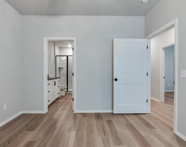 13517 Calli Court - Photo Thumbnail 6