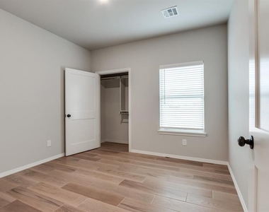 13517 Calli Court - Photo Thumbnail 8