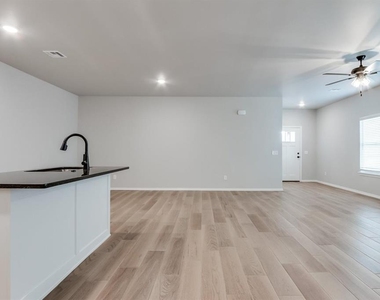 13517 Calli Court - Photo Thumbnail 17