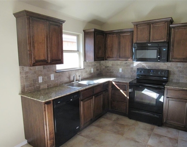 2321 Nw 199th Street - Photo Thumbnail 4