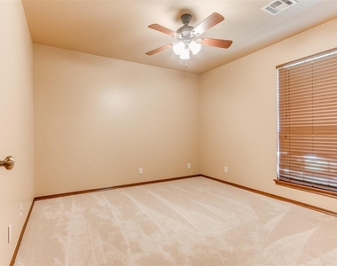 16616 Hardwood Place - Photo Thumbnail 36